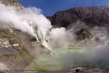 Vulkankrater-Kratersee