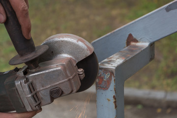 Metallbearbeitung mit Winkelschleifer