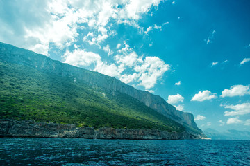Steilküste auf Sardinien