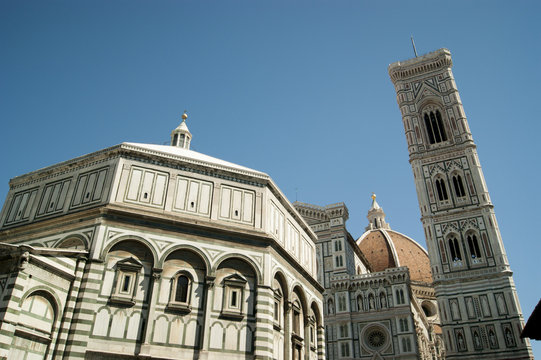 Baptisterio y Torre de la Catedral de Santa Maria del Fiore, Florencia.