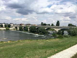 Fototapeta na wymiar Amboise, ponte sulla Loira - Francia