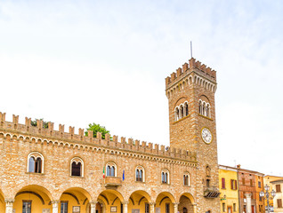 Fototapeta na wymiar civic tower in the medieval village of bertinoro