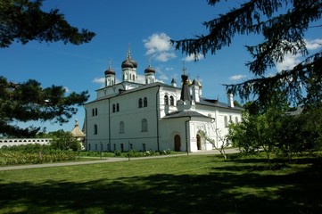 Fototapeta na wymiar Volokolamsk monastery, church