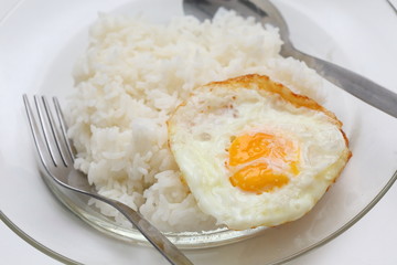 rice and fried eggs of easy breakfast cooking