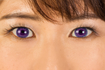 Naklejka premium カラーコンタクトとエクステcolored contact and eyelashes 