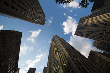 PANORAMI DELLA CITTà DI NEW YORK CON GRATTACIELI E TRAFFICO