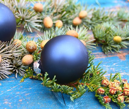christbaumkugel und zweig