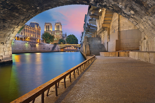 Fototapeta Paris. Image of the Notre-Dame Cathedral and riverside of Seine river in Paris, France.