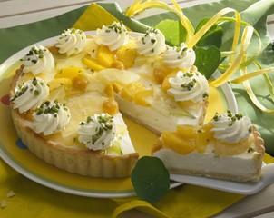 Quark tart with exotic fruit