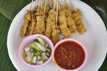Chicken satay with peanut sauce