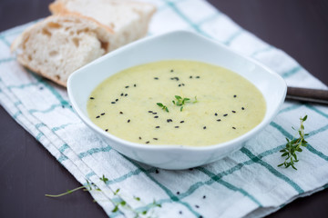 Vegane Gemüsecremesuppe