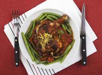 Chicken with tomato sauce, capers and green beans