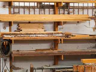 gestapelte Holzbretter