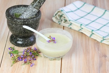 Homemade deodorant from coconut oil, sodium bicarbonate, starch & sage