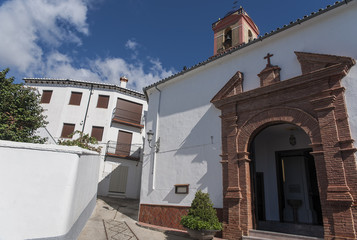 Fototapeta na wymiar Calle de la iglesia en Algatocín, Málaga