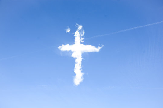 Kreuz im Himmel