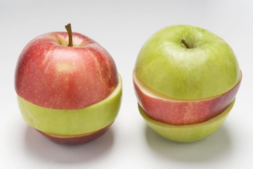 Apples composed of slices of Gala and Granny Smith apples