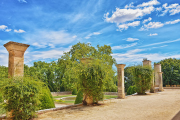 Fototapeta na wymiar jardins du château de Castries