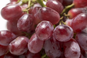 Fresh red grapes (close-up)