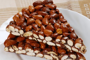 Almond brittle