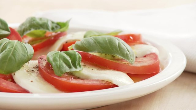 Insalata caprese (tomato, mozzarella and basil salad)