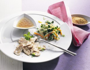 Steamed chicken breast with vegetables, sesame and vinaigrette