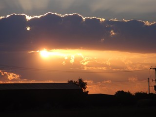 Obraz premium Sun Beams in front of Cloud