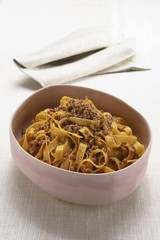 Tagliatelle con ragù alla bolognese (Tagliatelle with meat sauce)