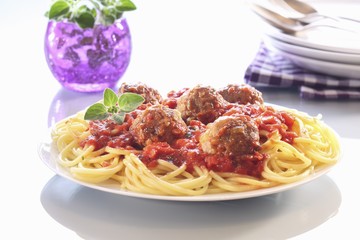 Spaghetti with meat balls and tomatoes