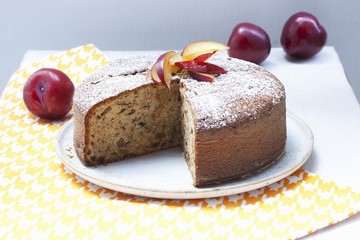 Torta nera (nut cake with plums)