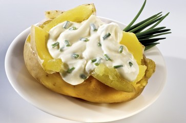 Baked potato with quark and chives