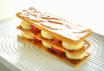 Mille feuilles with strawberries and cr
