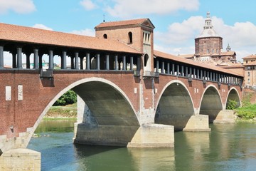Naklejka premium Ponte vecchio Pavia