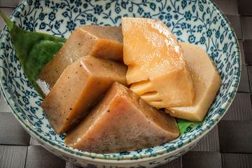 タケノコとこんにゃくのの煮物　seasoned of the bamboo shoot