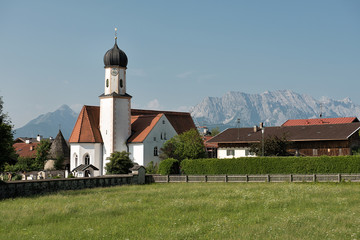Fototapeta premium Kirche der Gemeinde Krün | Oberbayern
