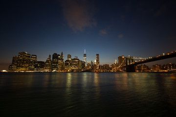 Fototapeta na wymiar paesaggi dall'alto della città di new york con grattacieli
