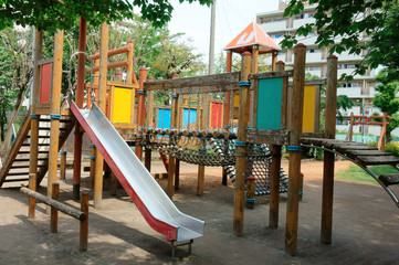 児童遊戯公園,公園内の書く遊戯施設