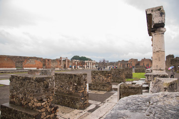 Obraz premium Pompeii on a rainy day 雨の日のポンペイ遺跡