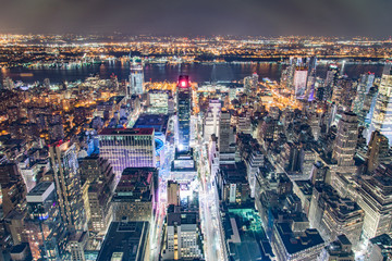 New York, vista dall'Empire State Building di notte lato ovest.