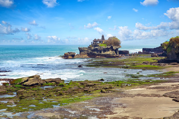 Tanah Lot temple in Bali island, Indonesia © Oleksandr Dibrova