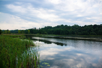 Obraz na płótnie Canvas view of the lake