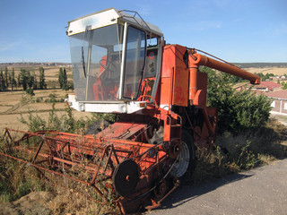 Obraz premium Cosechadora antigua.