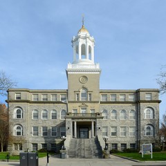 Obraz premium Newport City Hall is the center of Portland government in downtown Newport, Rhode Island, USA.