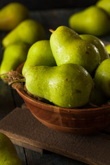 Green Organic Bartlett Pears