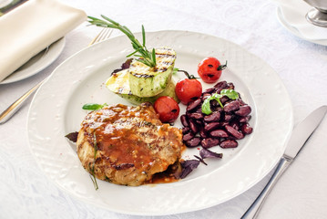 steak with grilled vegetables
