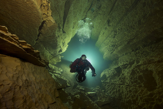 France, Lot, cave diver in the Emergence du Ressel