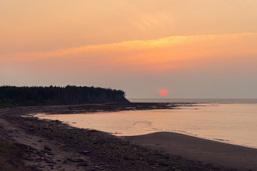 Fototapeta premium Sunset at Northumberland Strait near the Confederation Bridge