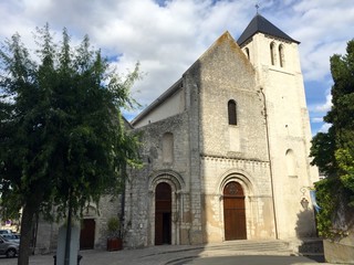 Fototapeta na wymiar Beaugency chiesa abbaziale di Notre Dame - Loira, Francia