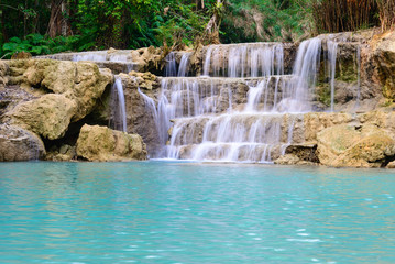 Fototapeta na wymiar Kouangxi waterfall at Luangprabang in Laos.