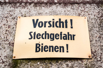 Vorsicht Bienen Schild 01